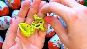 Сияющий Kinder Surprise открывает много вкусных шоколадных яиц