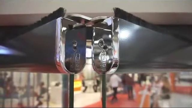 Витринная безрамная система "гармошка" смотреть онлайн