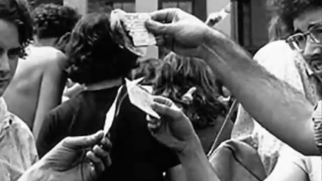 Guns N` Roses - Knockin On Heavens Door featuring Vietnam War смотреть онлайн