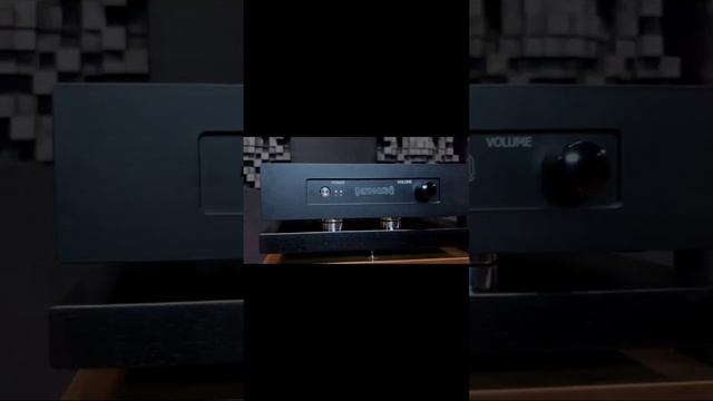 Транспорт файловый Logos в Аудиосалоне Русский Звук на Вернадке 29 в Москве https://rus-audio.ru/