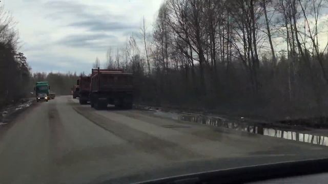 Колонна из мусоровозов на полигон Тимохово в Ногинском районе смотреть онлайн