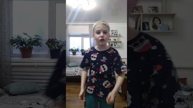трек я (играю в Майнкрафт 7лет) смотреть онлайн