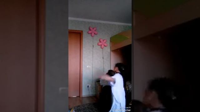 Пранк над Машей ! Прииотала ещё скотчем к стулу смотреть онлайн