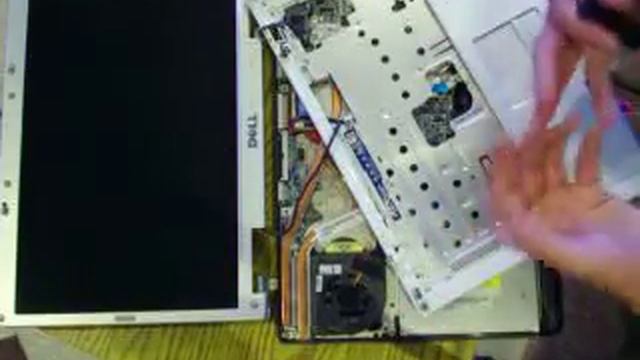 Dell Inspiron Fan Cleaning 2 of 8 смотреть онлайн