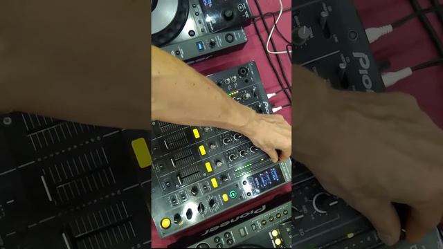 2 х Pioneer CDJ-900 и Pioneer DJM-800 смотреть онлайн