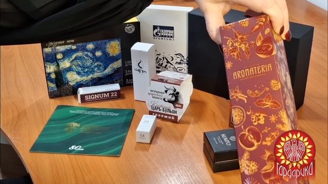 Дополнительная отделка коробок: ламинация, УФ-лак, тиснение