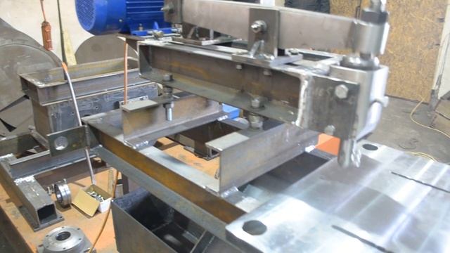 Установка скалывания кирпича Дятел смотреть онлайн