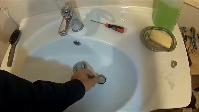 Electric Shower leaking inside - quick fix (UK domestic appliance) смотреть онлайн