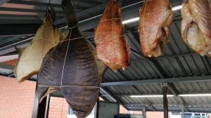 Морской окунь и камбала горячего копчения