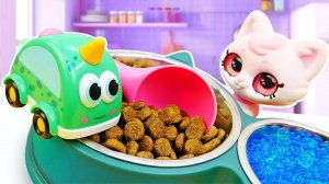 Машинки Мокас кормят животных  Видео про игрушки и машинки для детей