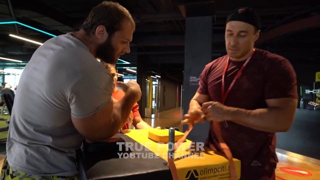 VOEVODA. SMAEV / ArmWrestling