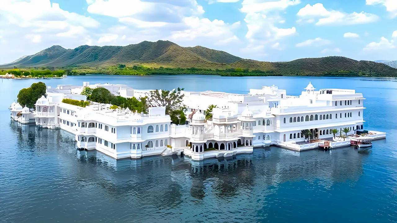 Taj Lake Palace Udaipur, India's Most Beautiful Hotel (4K Tour & Vlog)