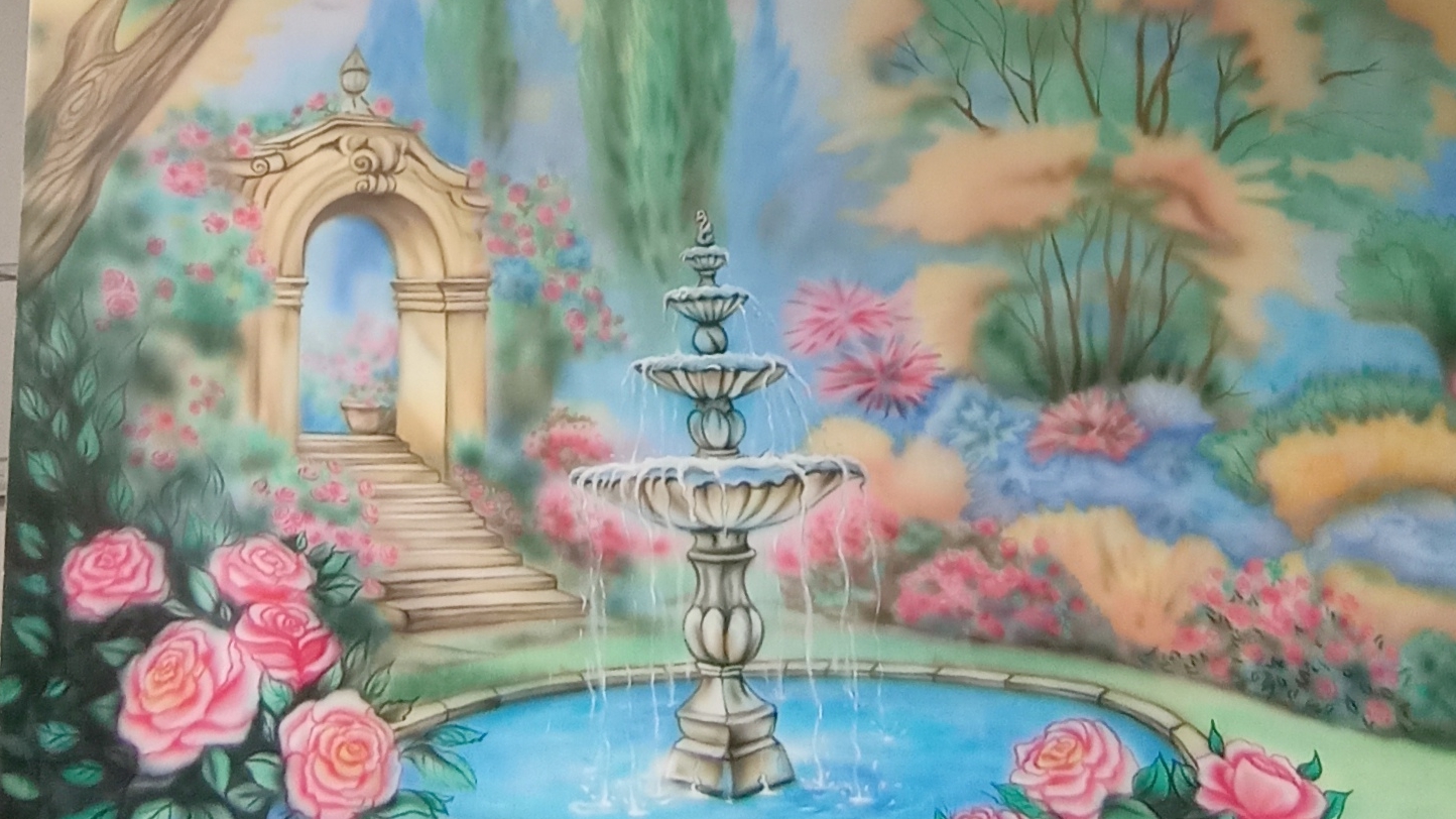 Роспись стены на балконе.