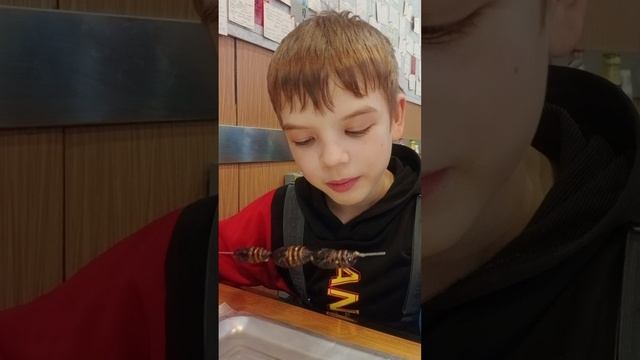 Дегустация личинок шелкопряда