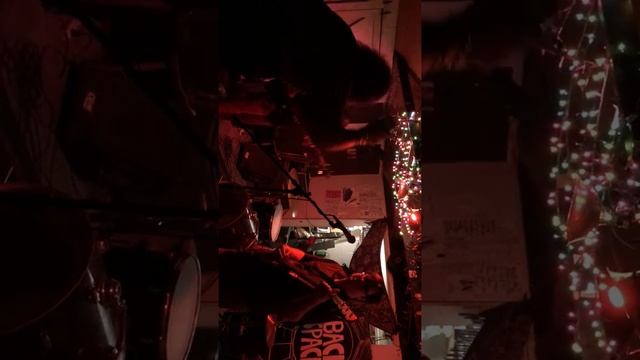 MUSCLEGOOSE - Man Bites Hot Dog (Live @ Backspace 10-9-18) смотреть онлайн