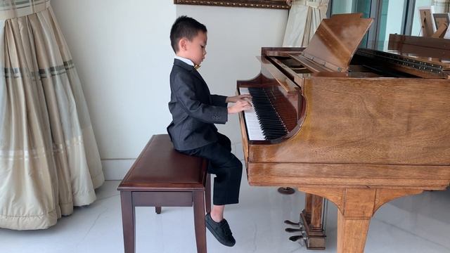 Delson Limaho (7 y.o.) - Edelweiss - by Richard Rogers arr Irene Felicia Simanjuntak смотреть онлайн