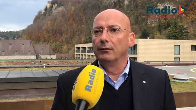 Freude bei Gesundheitsminister Mauro Pedrazzini nach dem klaren Ja zum Neubau des Landesspitals смотреть онлайн