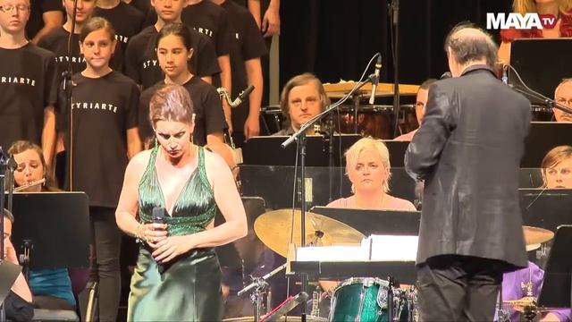 Maya Hakvoort - Papa, Can You Hear Me, A Piece of Sky смотреть онлайн