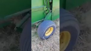 Пресс-подборщик John Deere 550