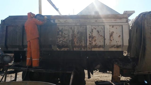 Бластинговая очистка кузова грузового автомобиля смотреть онлайн