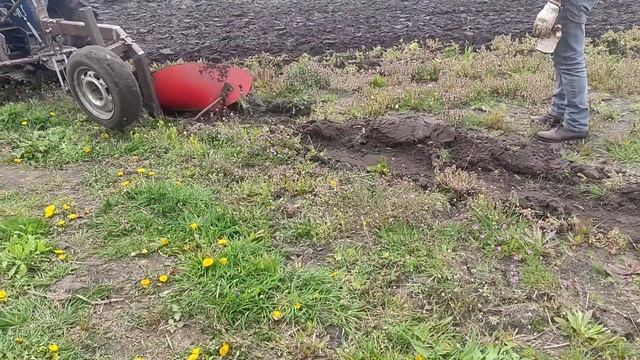 Оранка поля плуг беллота має розміри 1-50! Трактор китаєць! смотреть онлайн