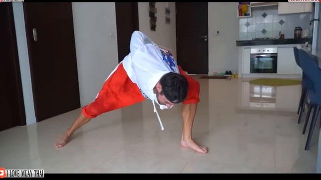 Растяжка для ударов ногами. Как сесть на шпагаты с нуля. Тайский бокс. Муай тай. Стретчинг. Растяжк смотреть онлайн