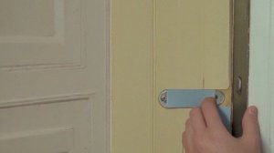 Если межкомнатная дверь задевает за коробку