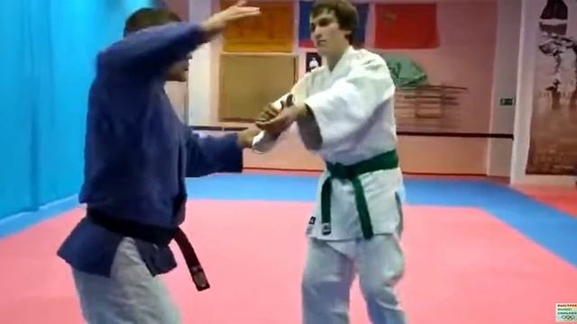 Борьба за захват - это главный аспект в дзюдо. смотреть онлайн
