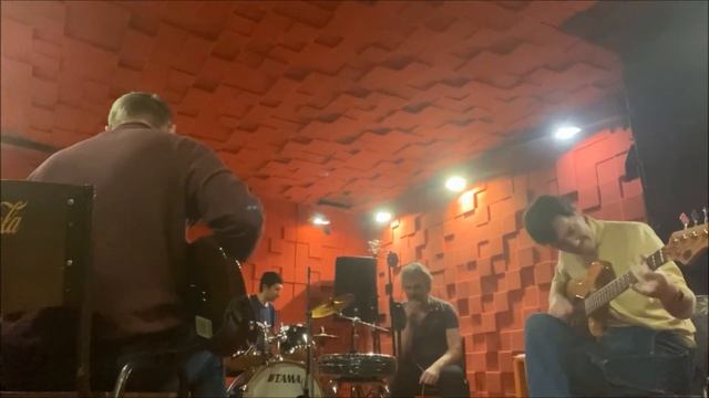 группа ВнЕ. Тараканы (репа+бонус за кадром 24.09.2021) смотреть онлайн