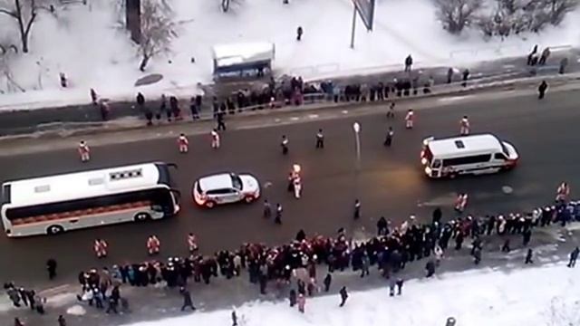 В Екатеринбурге погас Олимпийский огонь смотреть онлайн