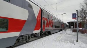 Электровоз ЭП2К-224 с поездом 176 (двухэтажный) отправляется со станции Тверь