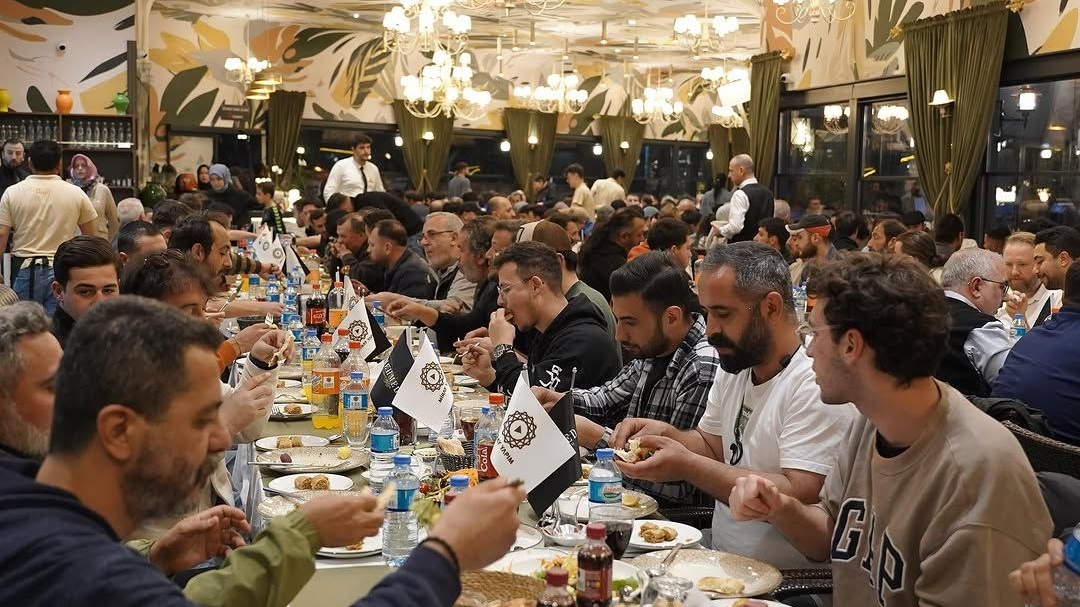 Команда сериала "Мехмед Султан Завоеватель" на ифтаре смотреть онлайн