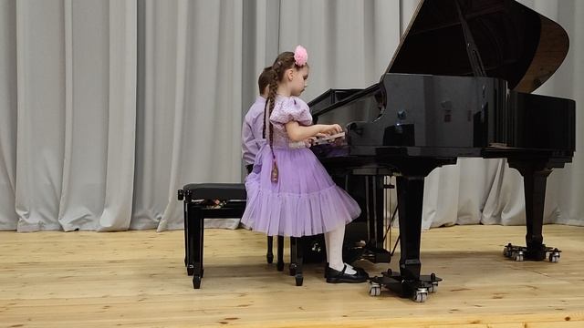 С.Прокофьев "Сказочка" Исп. Томашеская Анна, Томашевский Михаил смотреть онлайн