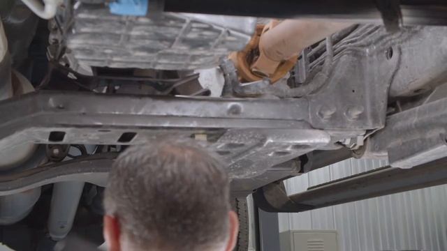 How to Grease a 2018 Ram 2500 with a 6.7L Cummins. смотреть онлайн