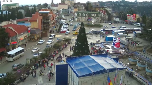 Вебкамера "Площадь Советская". Запись 25.12.2017 16:00:04 смотреть онлайн