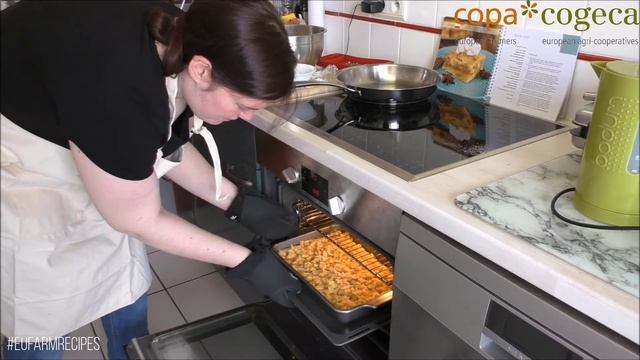 #EUFarmRecipes and stories to tell - Polish apple cake and Latvian cranberry mousse смотреть онлайн