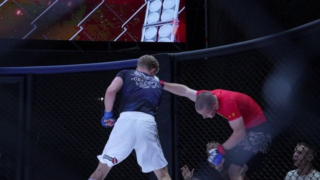 В ДНР прошел турнир по ММА «Сила Донбасса»