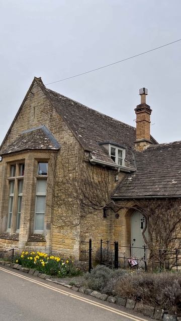 Английская деревня, где время замерло #путешествия#кудапоехатьизлондона#топ10#котсволд смотреть онлайн