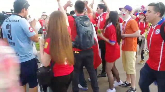 Болельщики сборной Чили перед матчем с Камеруном на Кубке Конфедераций 2017 смотреть онлайн