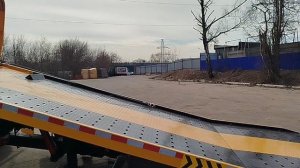 Эвакуатор с КМУ Донгфенг  работа гидравлической платформы 2025-03-21 11-38-00