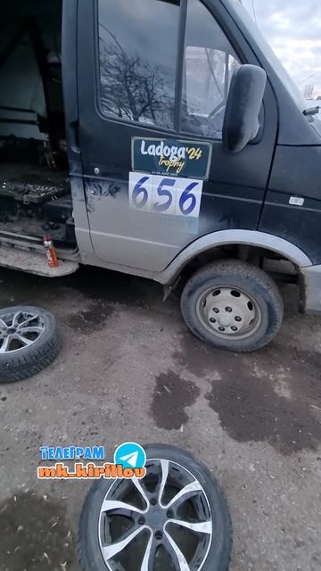 НА ШИНКАХ ОЧЕРЕДИ, ЗНАЧИТ Я НЕ ПОСЛЕДНИЙ ПЕРЕОБУВАЮСЬ! #кириллов #автоблог #шиномонтаж смотреть онлайн