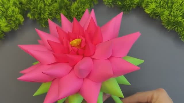 Как сделать ЛЕГКИЕ бумажные цветы своими руками Идеи для поделок из бумаги смотреть онлайн