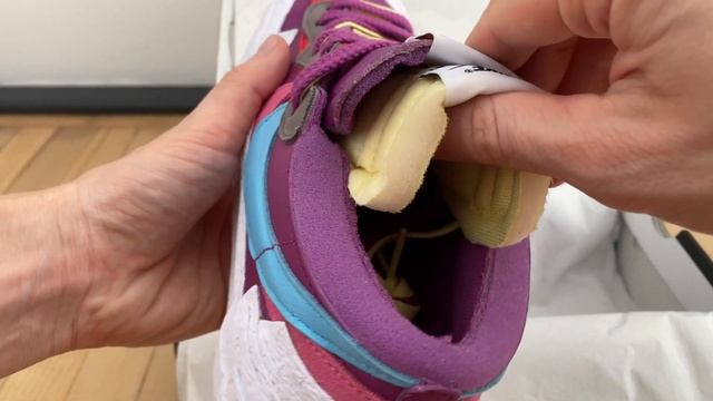 NIKE x SACAI x KAWS blazer low unboxing and onfeet in #4K смотреть онлайн