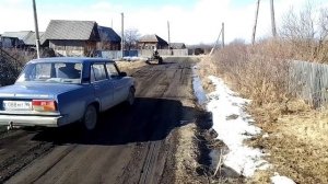 Самодельный минитрактор Скорпион 4×4 в работе. Выравнивание дороги.