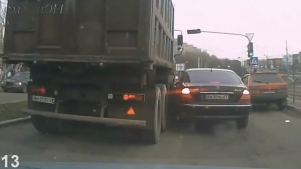Дураки и дороги. Сборник безумных водителей #88