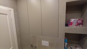 Встроенные шкафчики в ванную комнату
