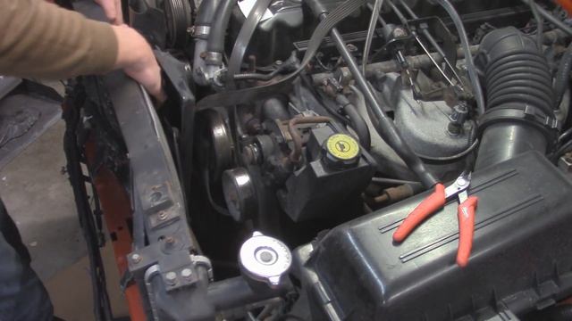 Rebuilding a Wrecked Jeep Cherokee XJ | Part 1 Disassembly смотреть онлайн