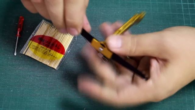 Мини арбалет который стреляет зубочистками