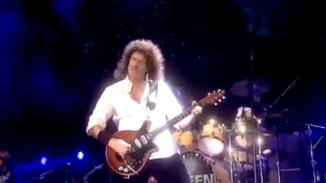 Queen + Paul Rodgers - Hammer to fall / I want it all смотреть онлайн