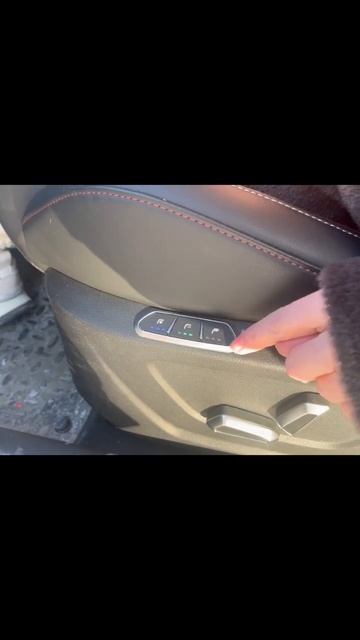 Вентиляция, массаж, и подогрев на 2 передних сиденья, а также подогрев руля на Geely! смотреть онлайн